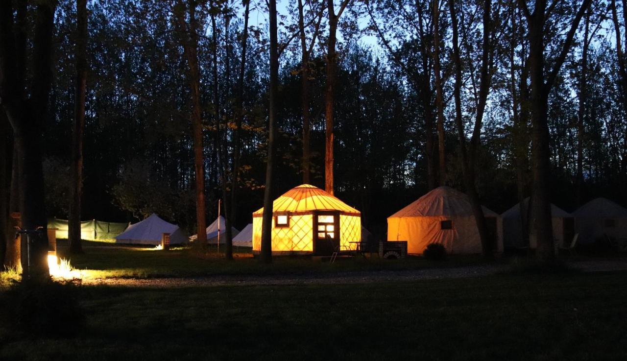 Oeko Kemping Es Glamping Tiszadada Zewnętrze zdjęcie