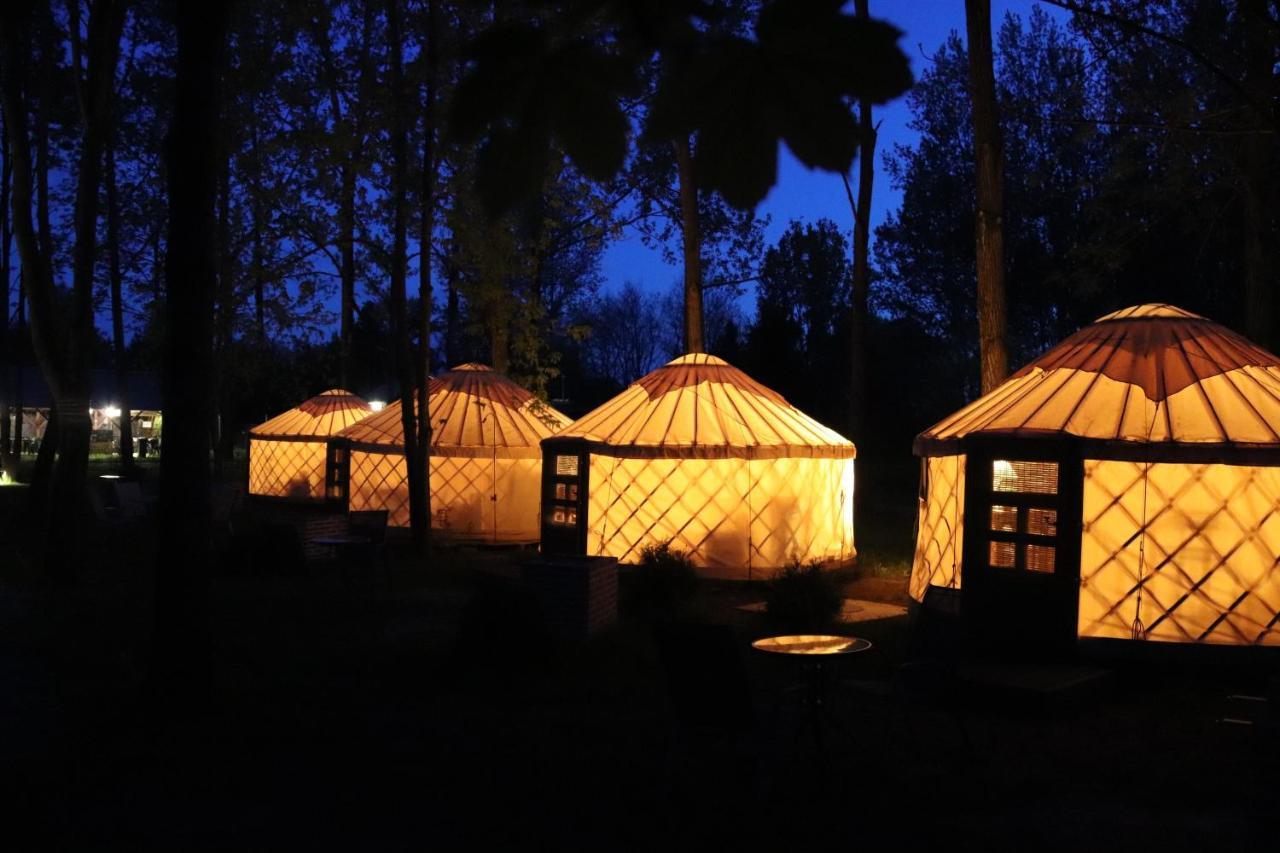 Oeko Kemping Es Glamping Tiszadada Zewnętrze zdjęcie